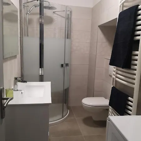 Typique Quartier Haut Joli 75 M2 Apartment